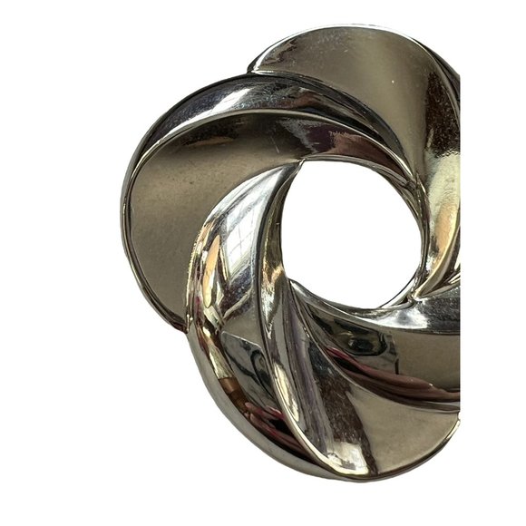 Vintage Silver Tone Open Circle Swirl Scarf Clip MCM 2" across - Picture 2 of 4